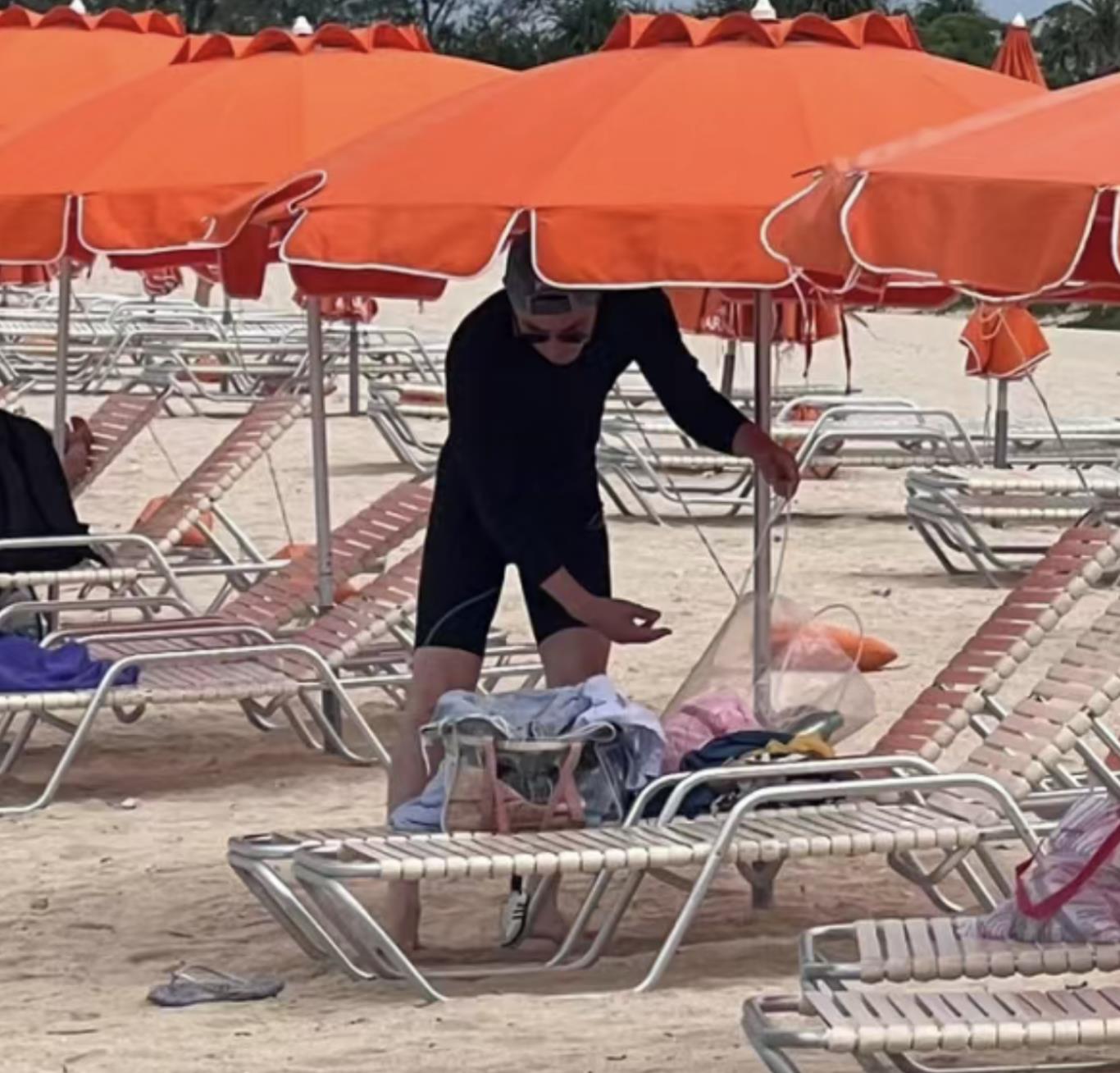 霍建华林心如带女儿海边游玩,林心如日本旅游视频