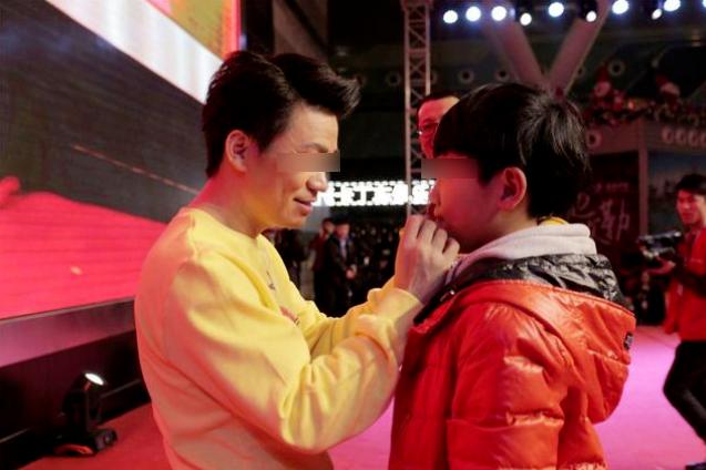 王宝强儿子现在的照片,王宝强和儿子近照曝光