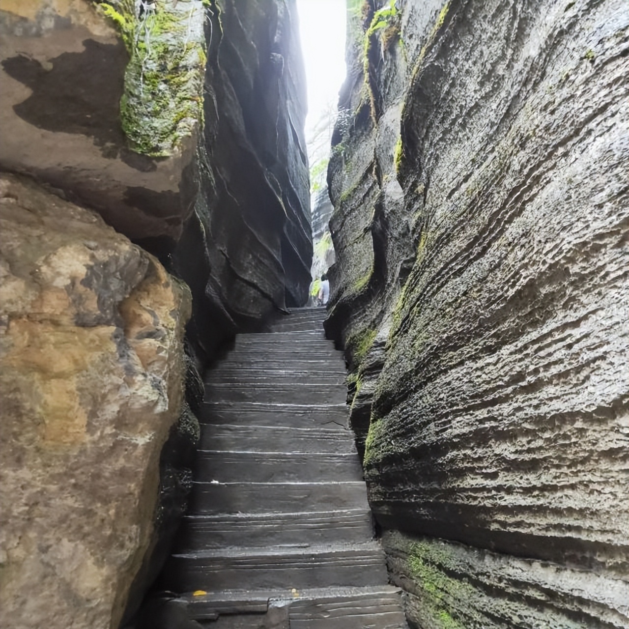 西安到恩施自驾沿途哪些旅游景点,恩施哪个景点不用爬山的路线好走