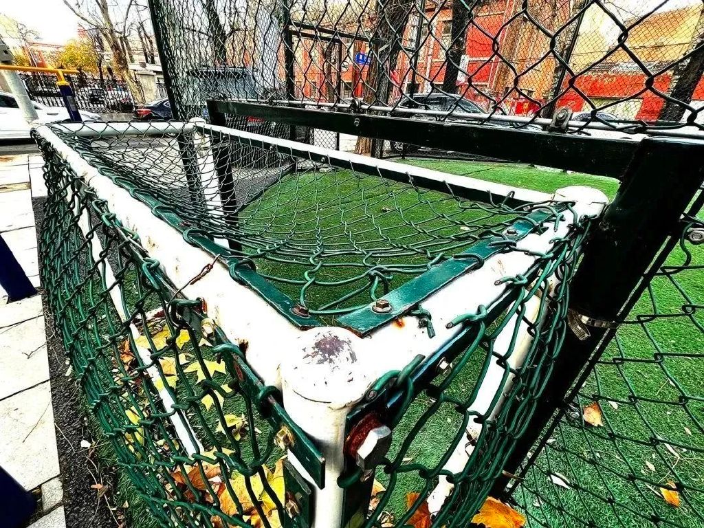 社区足球场维护,社区足球场管理方案