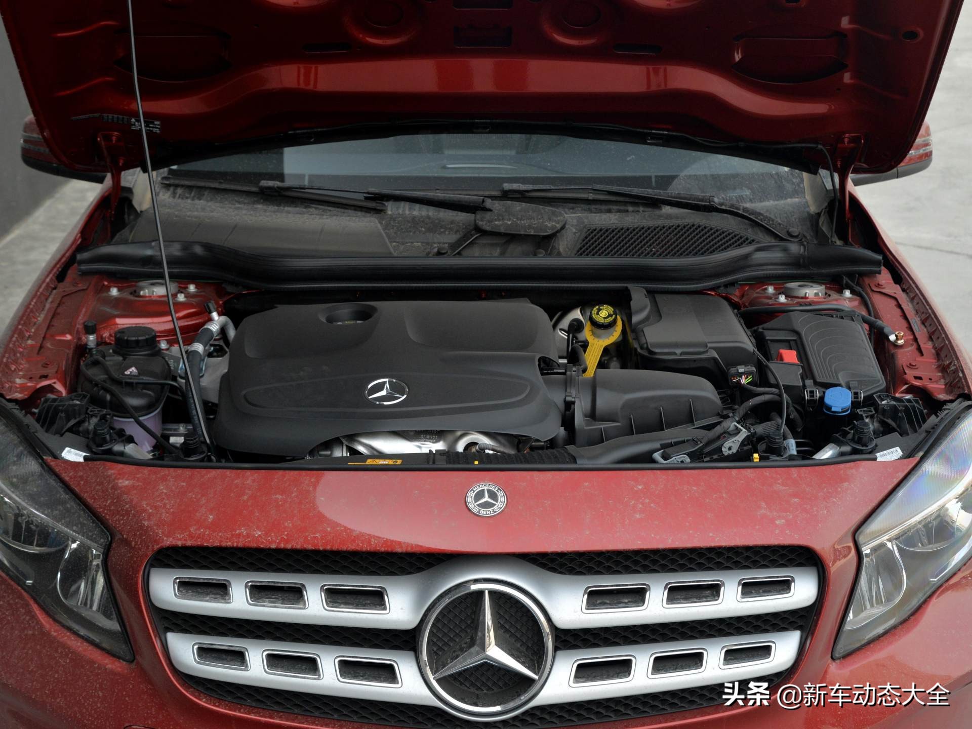 起售价26.48万，能不能比得上国产，实拍奔驰GLA