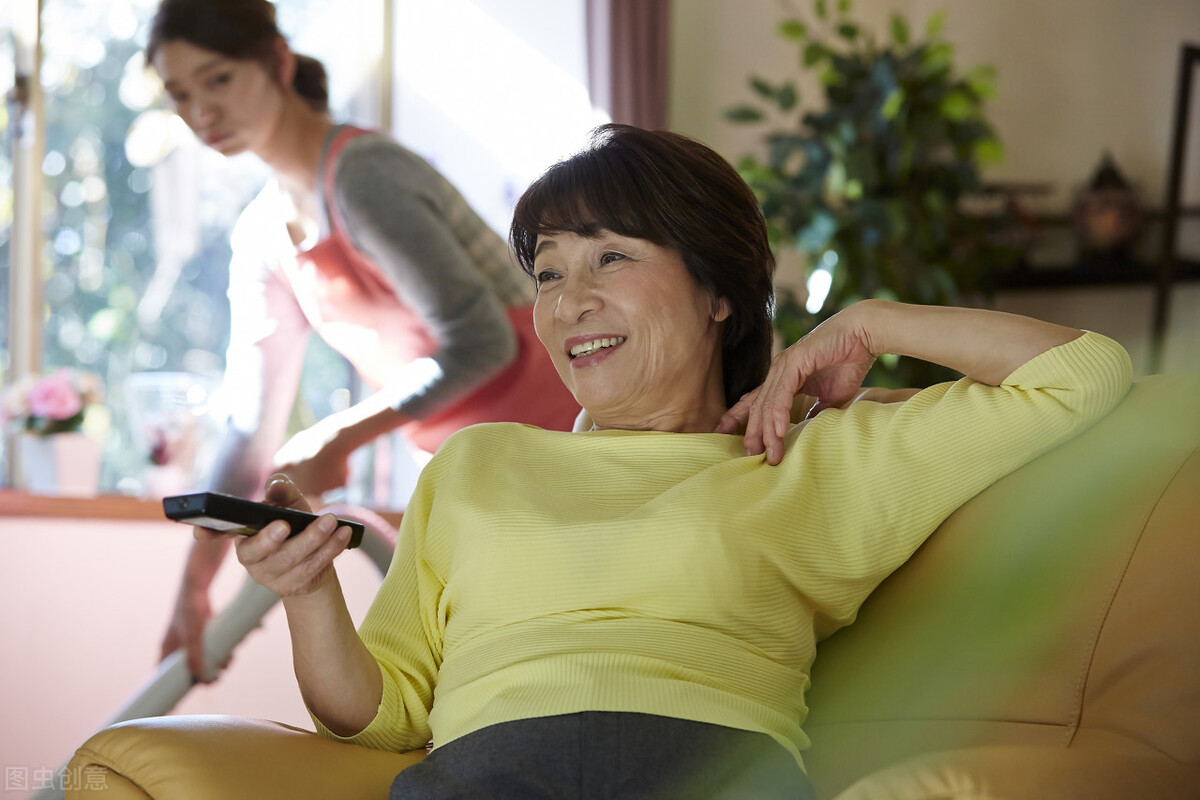 婆婆怎么对待太懒的儿媳妇,儿媳妇太懒婆婆怎么做