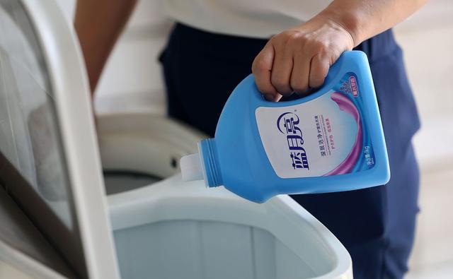 狗狗喝了双氧水怎么处理,狗狗喝了洗衣液的水怎么办