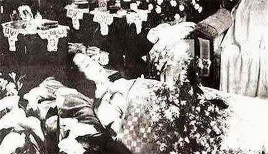 阮玲玉自尽后唐季珊做了什么,阮玲玉自尽之谜完整版