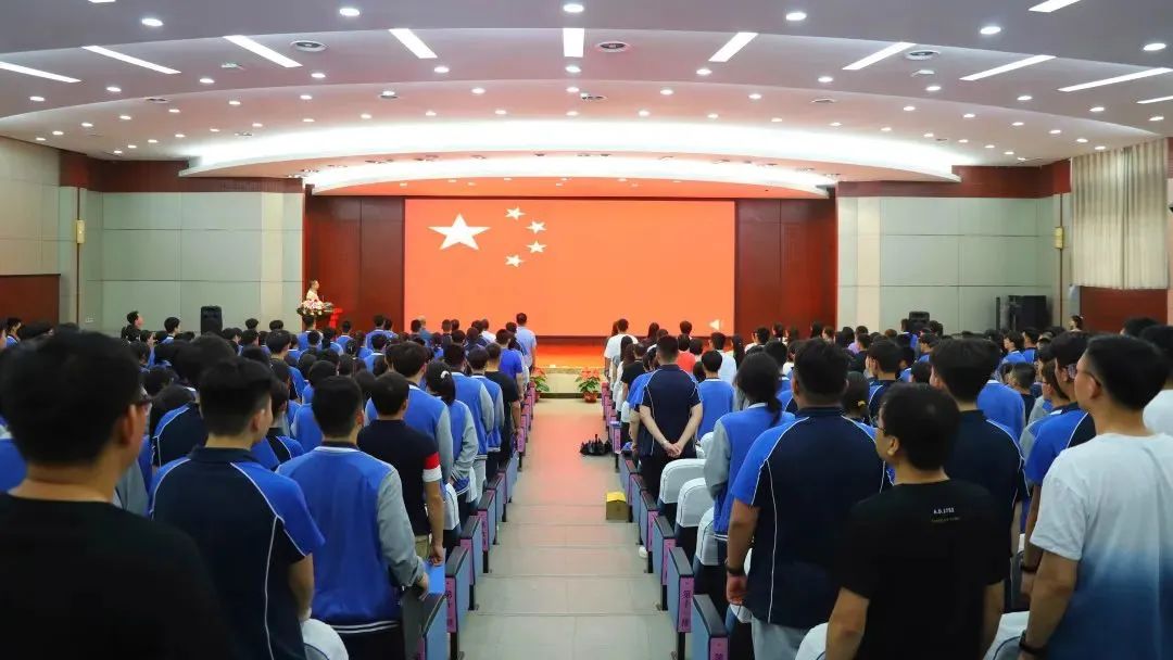 时代使命与个人担当作文素材,青年使命与担当满分作文