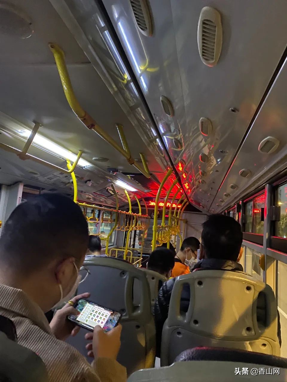 每天去澳门上班的珠海人,工作在澳门住在珠海累吗