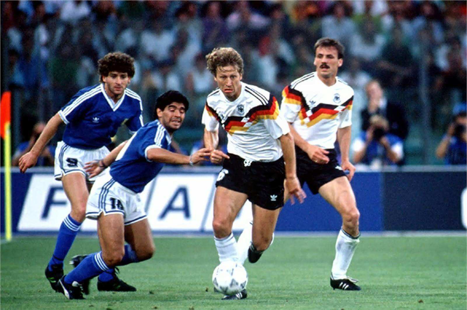 世界杯往事之马拉多纳魔鬼与天使,天下足球马拉多纳魔鬼与天使