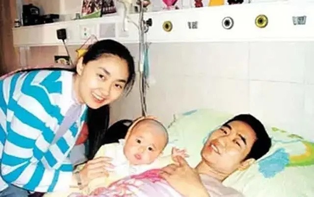 邢丹葬礼与老公丛飞合葬,深圳玫瑰丛飞邢丹怎么死的