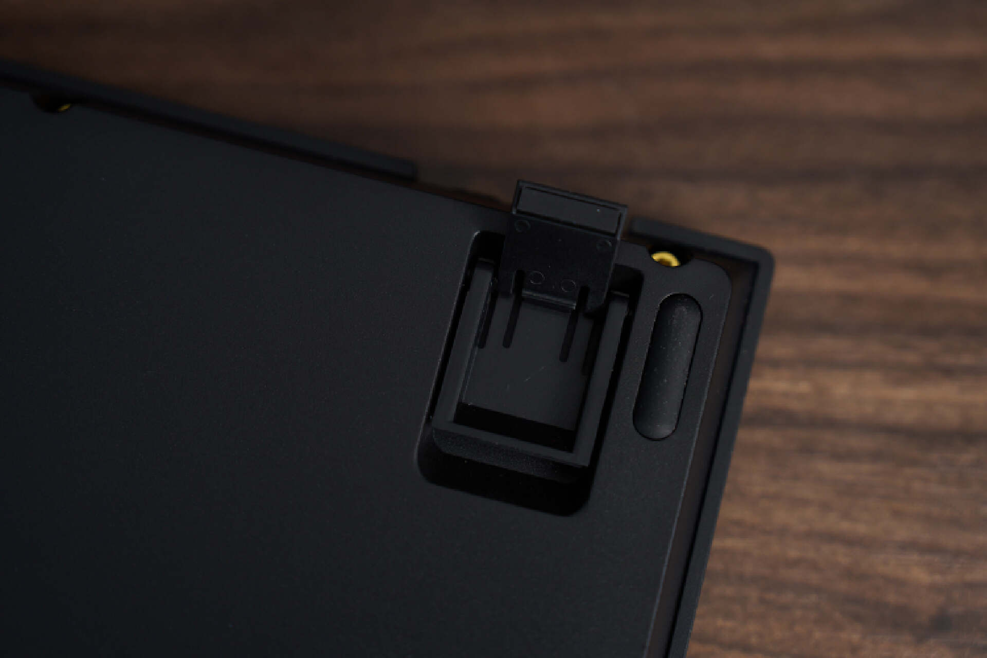 渴创V4键盘套件，除了不是无线连接，性价比很高