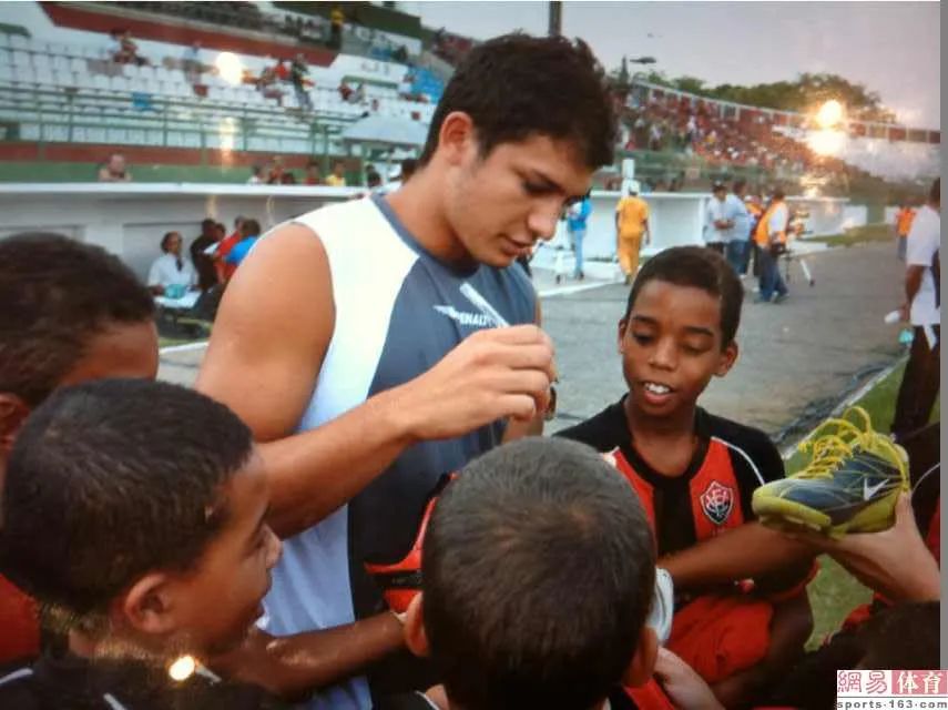 艾克森中超最新消息,艾克森中超射手王亚冠