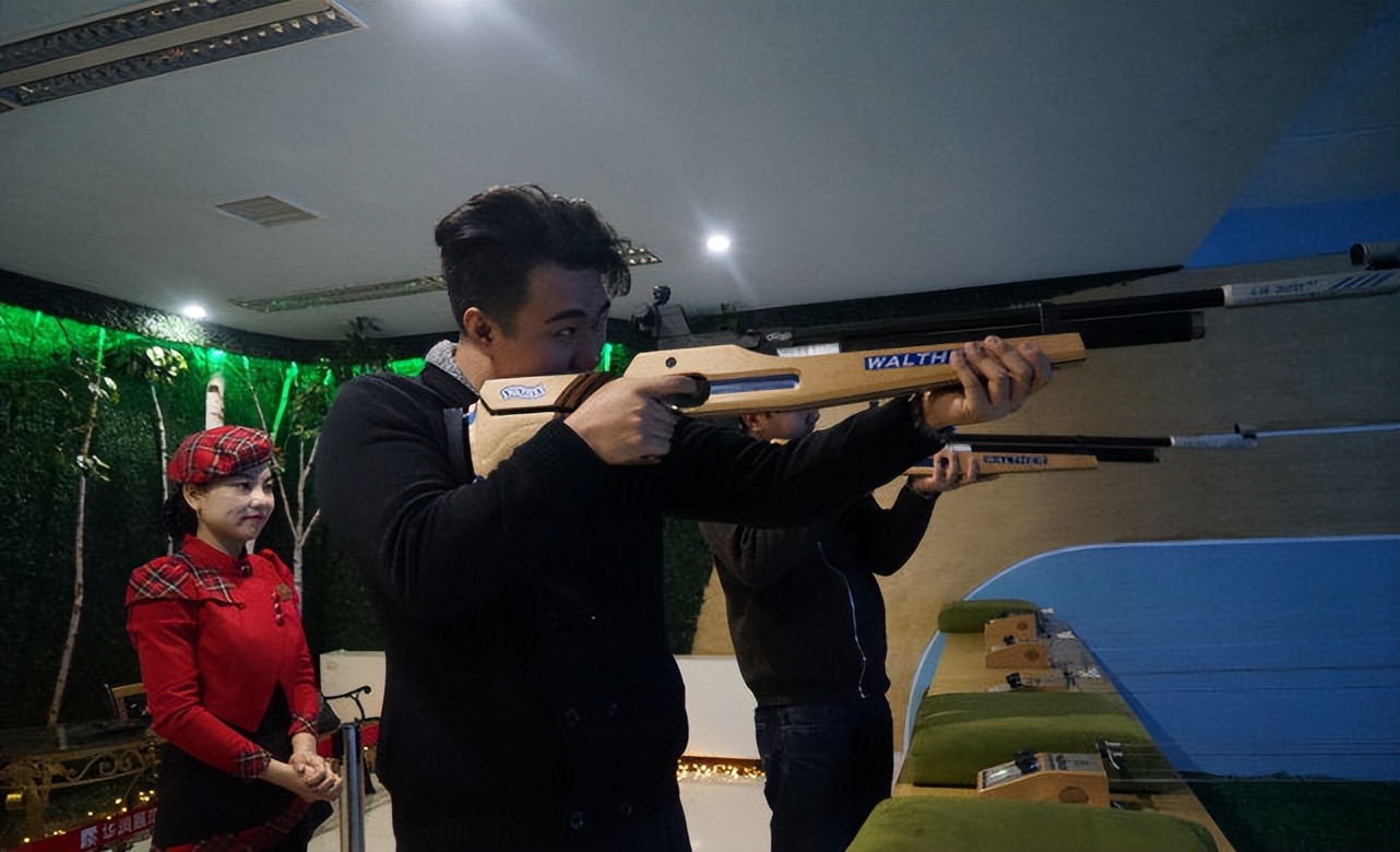 到朝鲜最多可以带多少现金,去朝鲜可以把钱给当地百姓花销吗