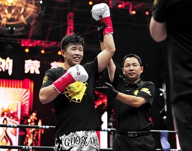 搏击运动员从多大开始训练,搏击运动员有哪些厉害的招式