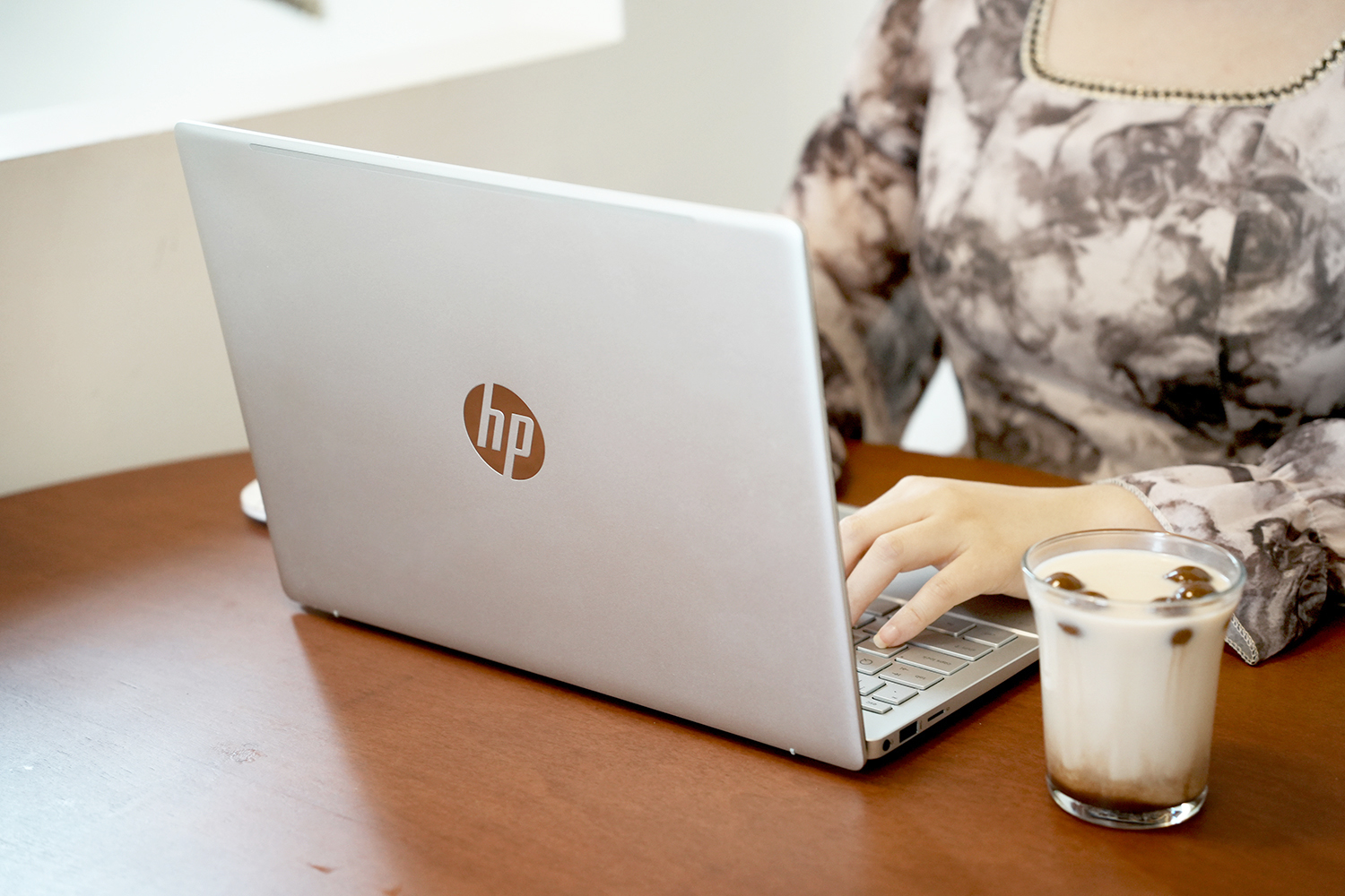 惠普星14pro进阶版高端金属轻薄本,惠普星14pro高能轻薄本