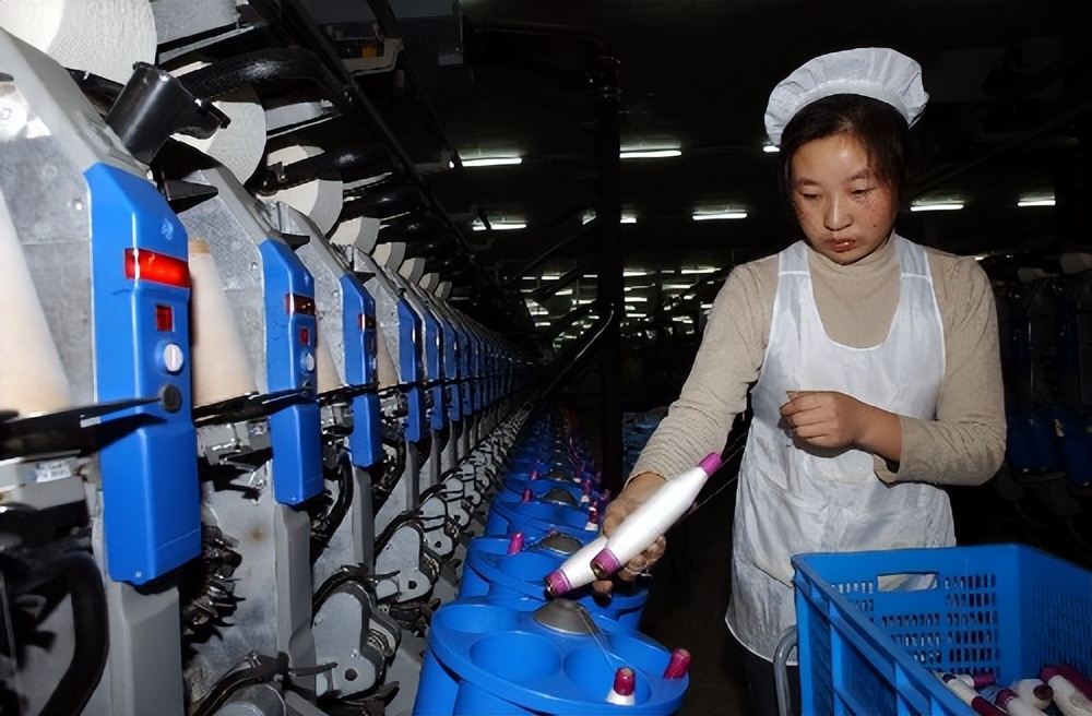 90年代人均桑塔纳，如今负债打工，“天下第一村”的经历令人唏嘘