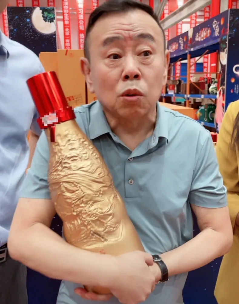 茅台回应来了!潘长江满嘴跑火车,灌醉董事长拿定价权子虚乌有?