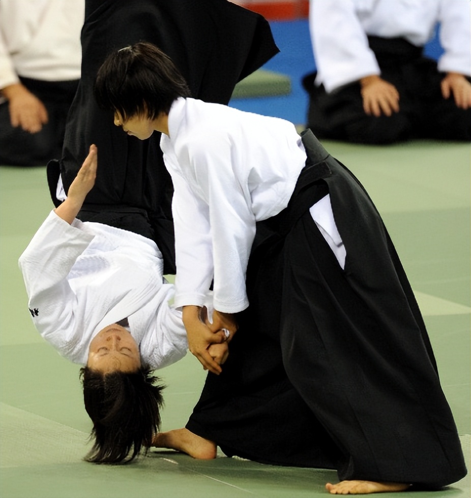 释放内在潜力,日本合气道实战技术