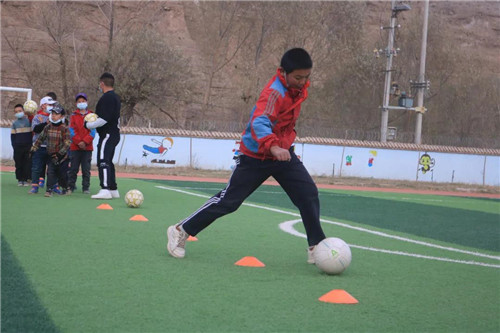 为中国足球梦想助力,为农村孩子筑梦爱心公益活动
