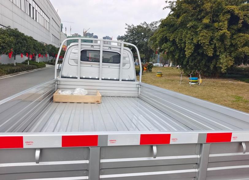 五菱荣光新卡双后轮上什么牌,荣光新卡双后轮