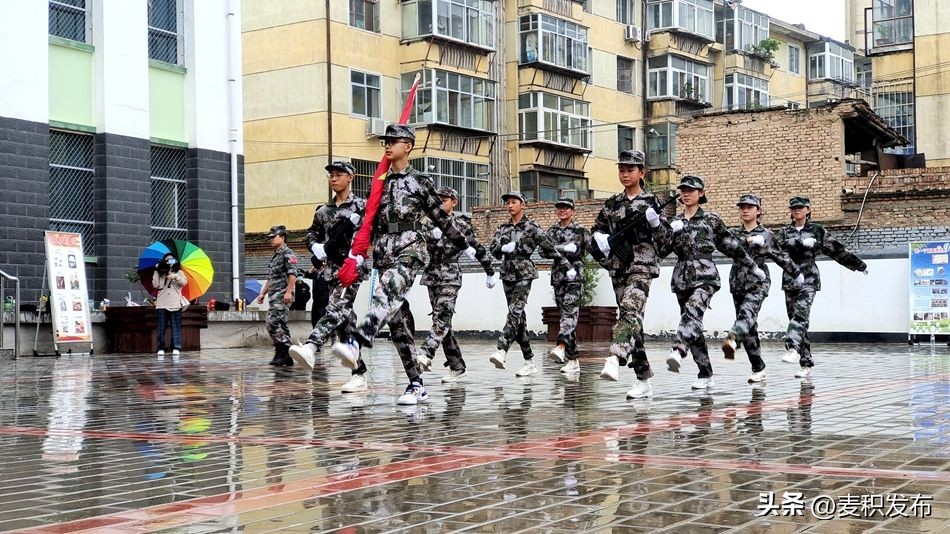 龙园学校军训演出,军训汇演展风采青春扬帆新起航