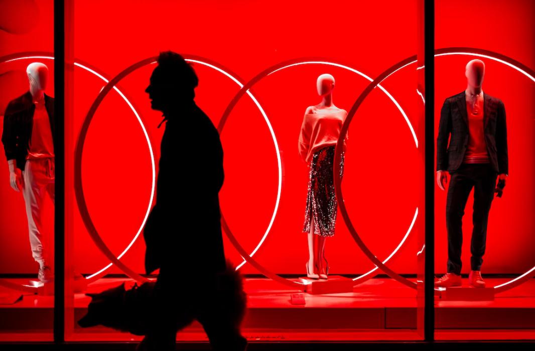 罗永浩是怎么挣到第一桶金的,罗永浩能否逆袭