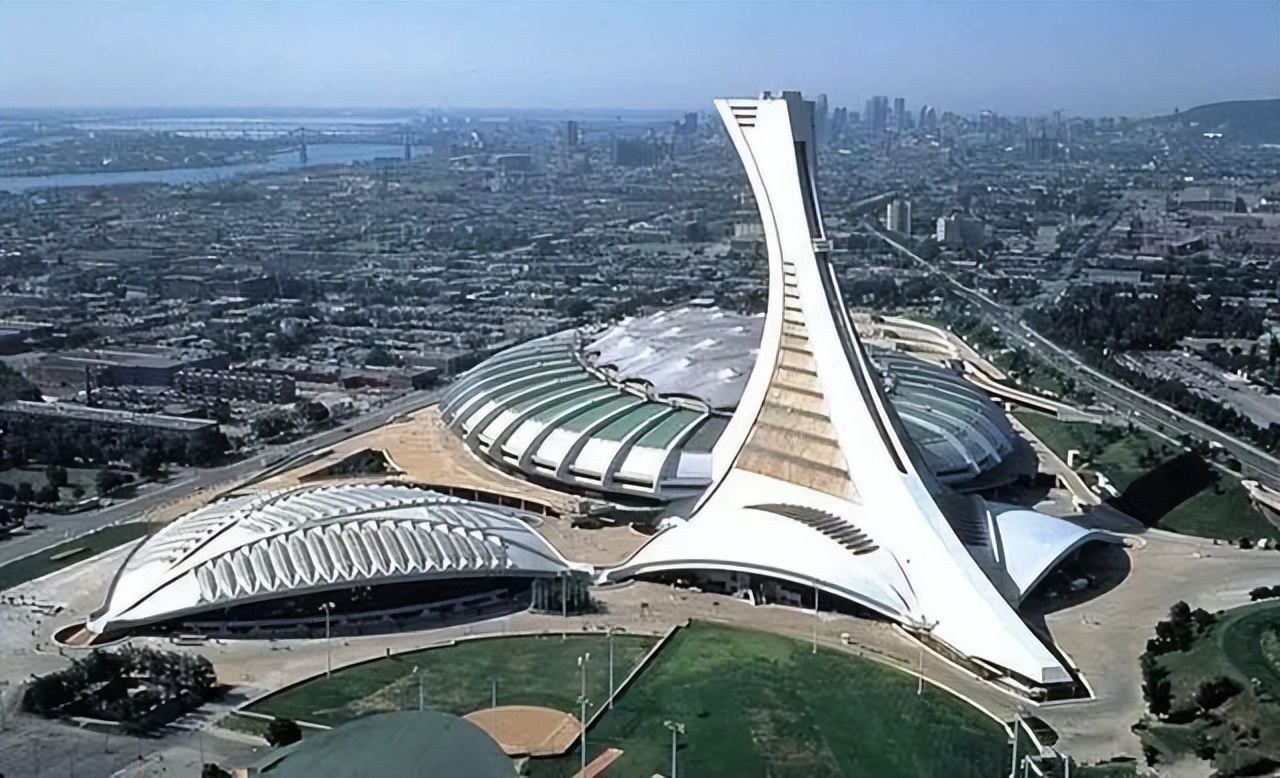 耗资22亿建造为期6年建造的鸟巢,3亿建造的鸟巢现状