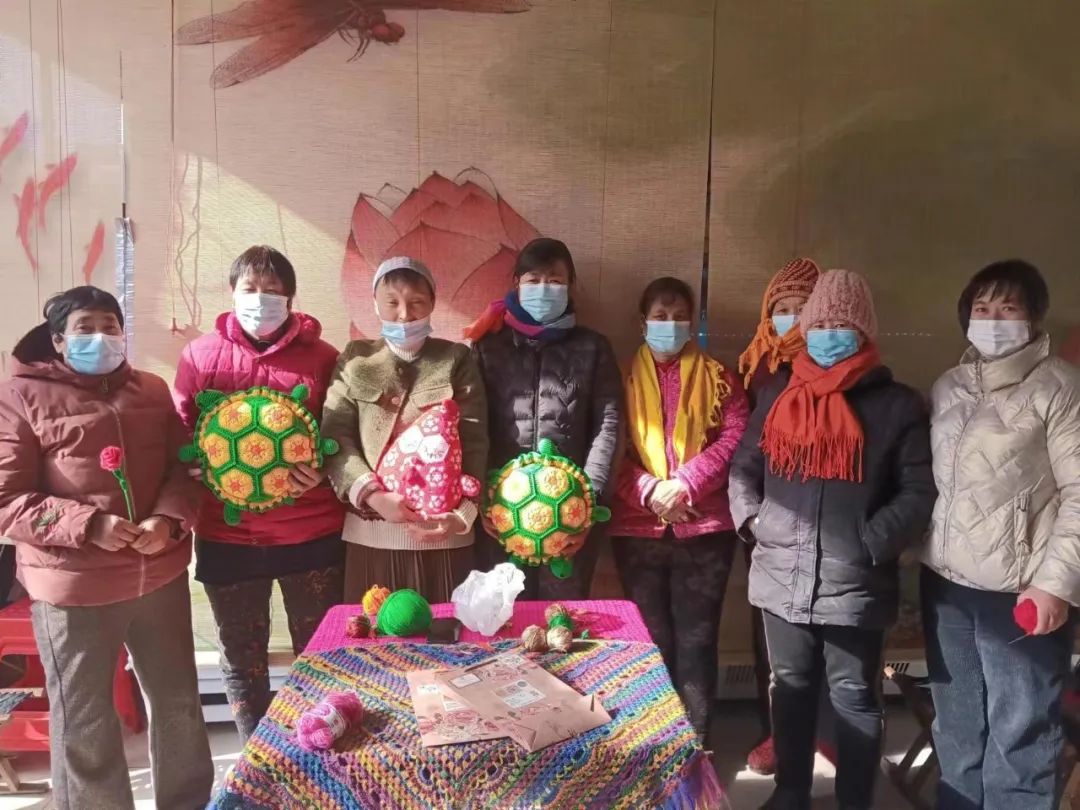 临朐柳山手工艺品,手工毛线钩织发财果树