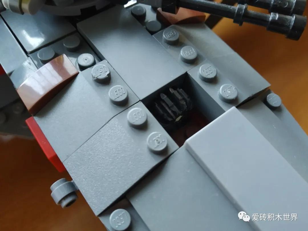 「爱砖MOC每日推送」用积木在现实中游玩战地1一战哥达式轰炸机