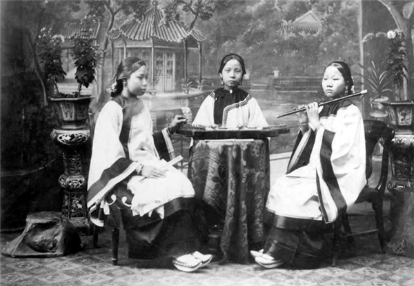 晚清姑娘被卖到美国后的结局,清朝女子被卖到美国的电影