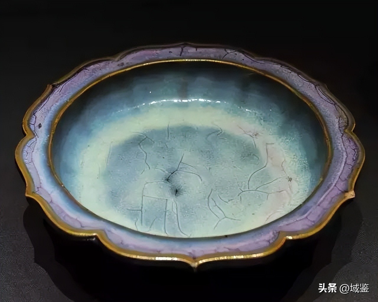 故宫压破瓷器,故宫压箱底定窑图片