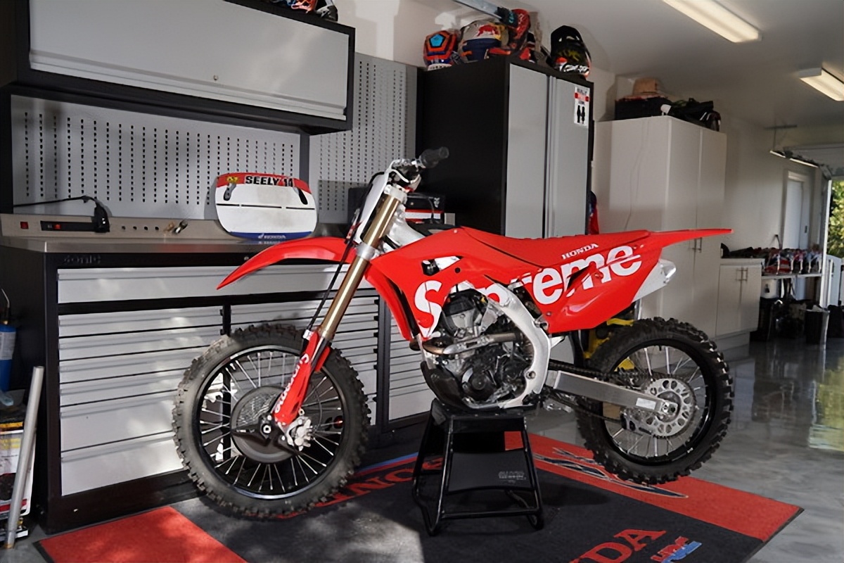 supreme新款服装,supreme美国穿搭