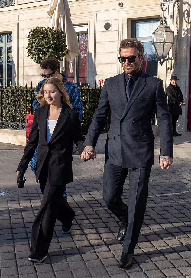 贝克汉姆小七服装,贝克汉姆和贝嫂年轻时候情侣装照