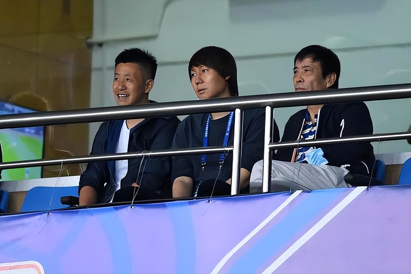 李铁案迎大结局?曝妻子龙菲花200万捞李铁,请律师进行无罪辩护