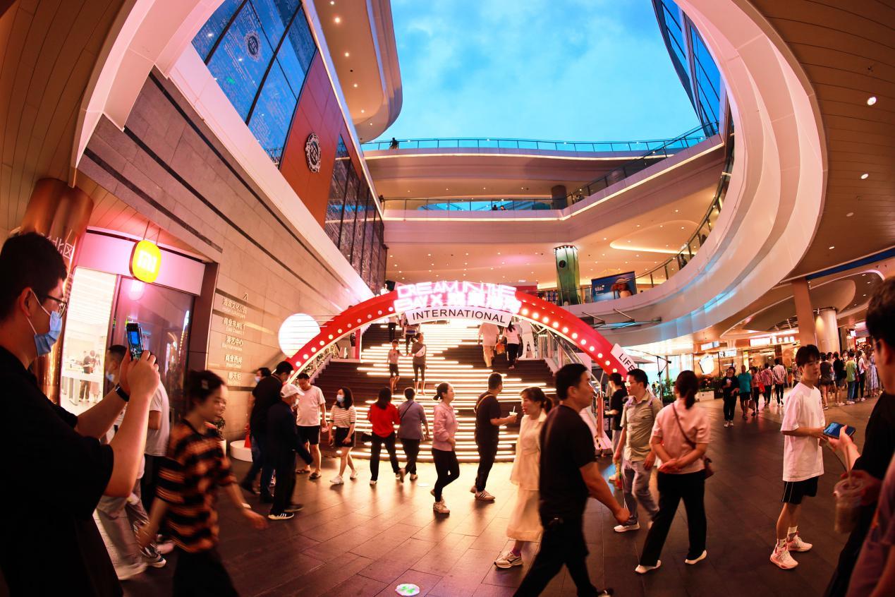 从这个“顶流”身上，我们看到了深圳消费新趋势