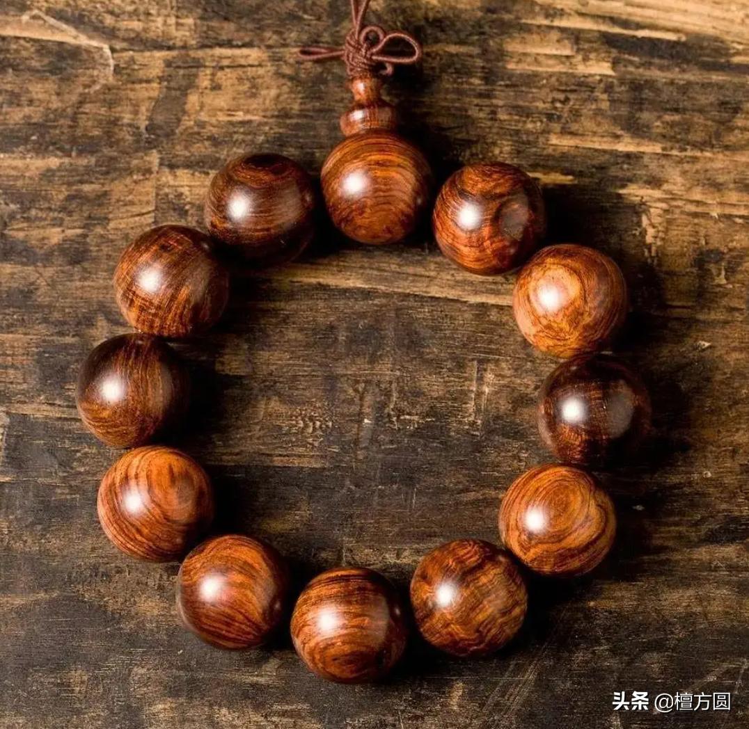 木质手串发黑怎么办,木质手串盘黑了怎么补救