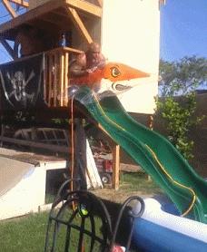 “是小蛇出了轨，还是青蛙劈了腿？”这是现实版的美杜莎？哈哈