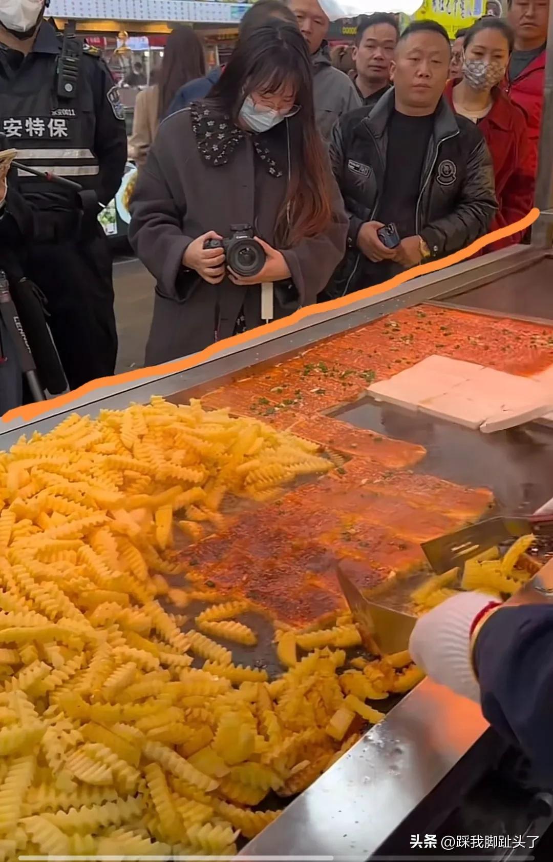 日销9000元的小吃摊真实存在，停止质疑明天就去买土豆和豆腐