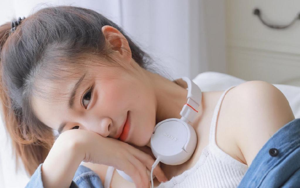 聊天秘籍跟妹子聊天怎么开场,怎样和刚加的女生聊天