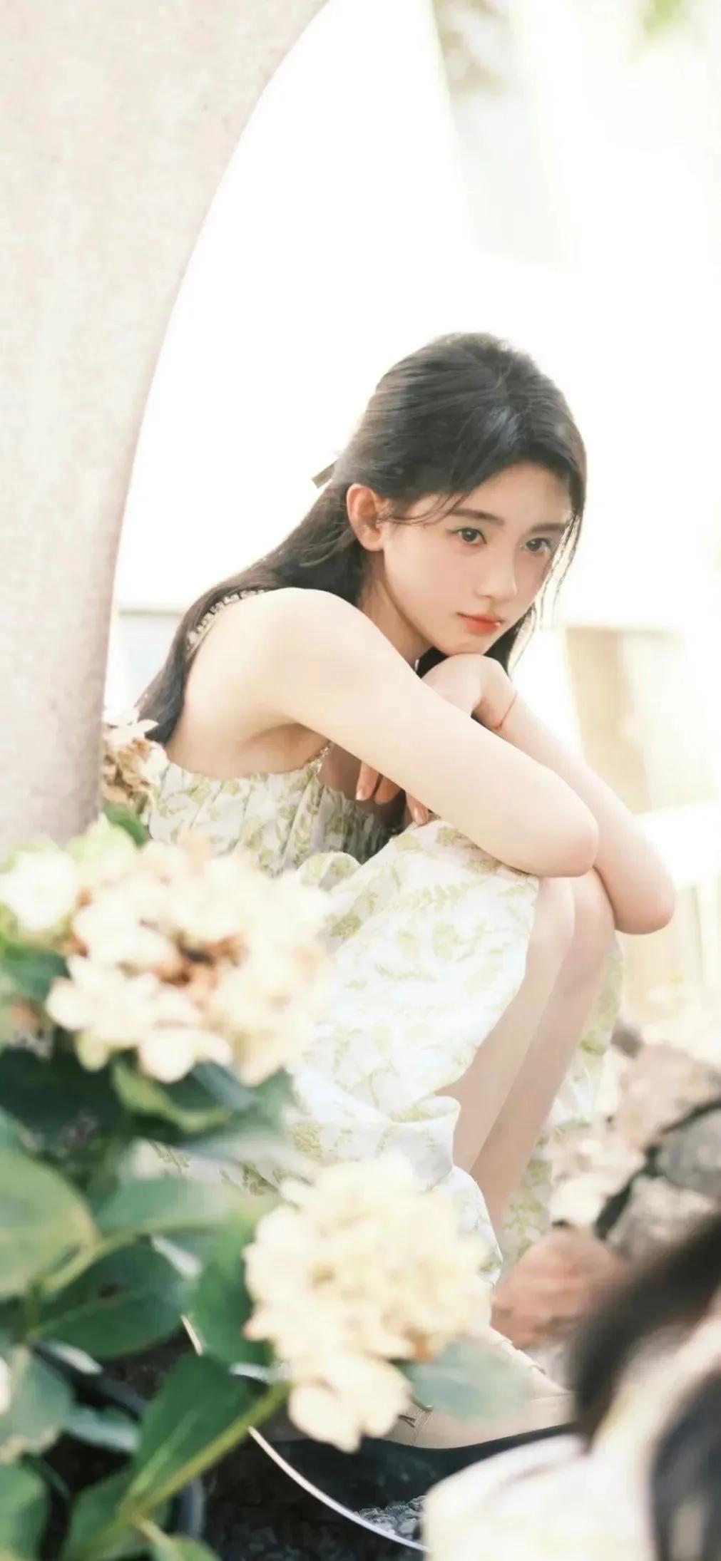 美女锁屏壁纸和桌面壁纸一套,抖音壁纸最近很火的美女壁纸原图