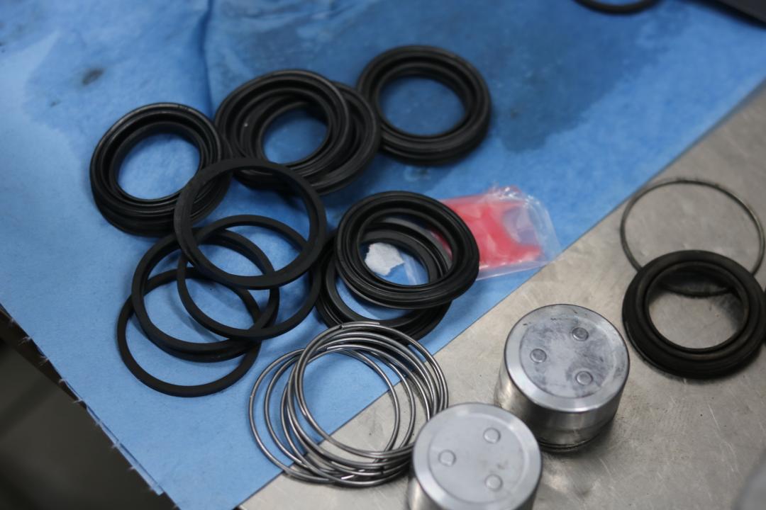 06年丰田霸道汽车翻新全过程,从山西拉回来的车