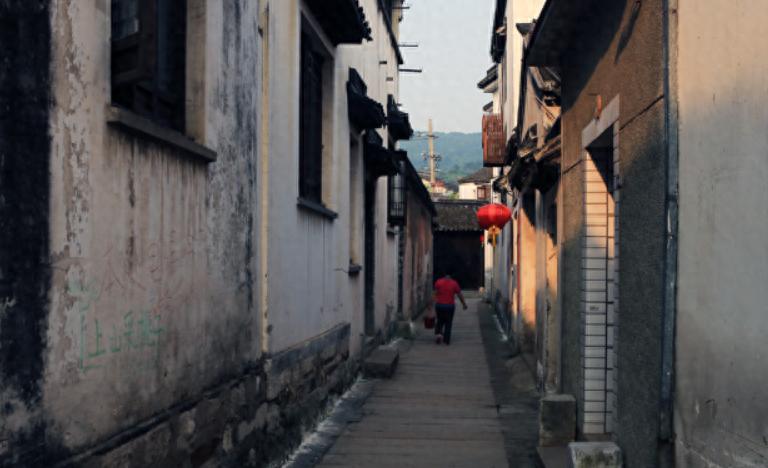 男方结婚不想给彩礼,男方给彩礼女方陪嫁房子