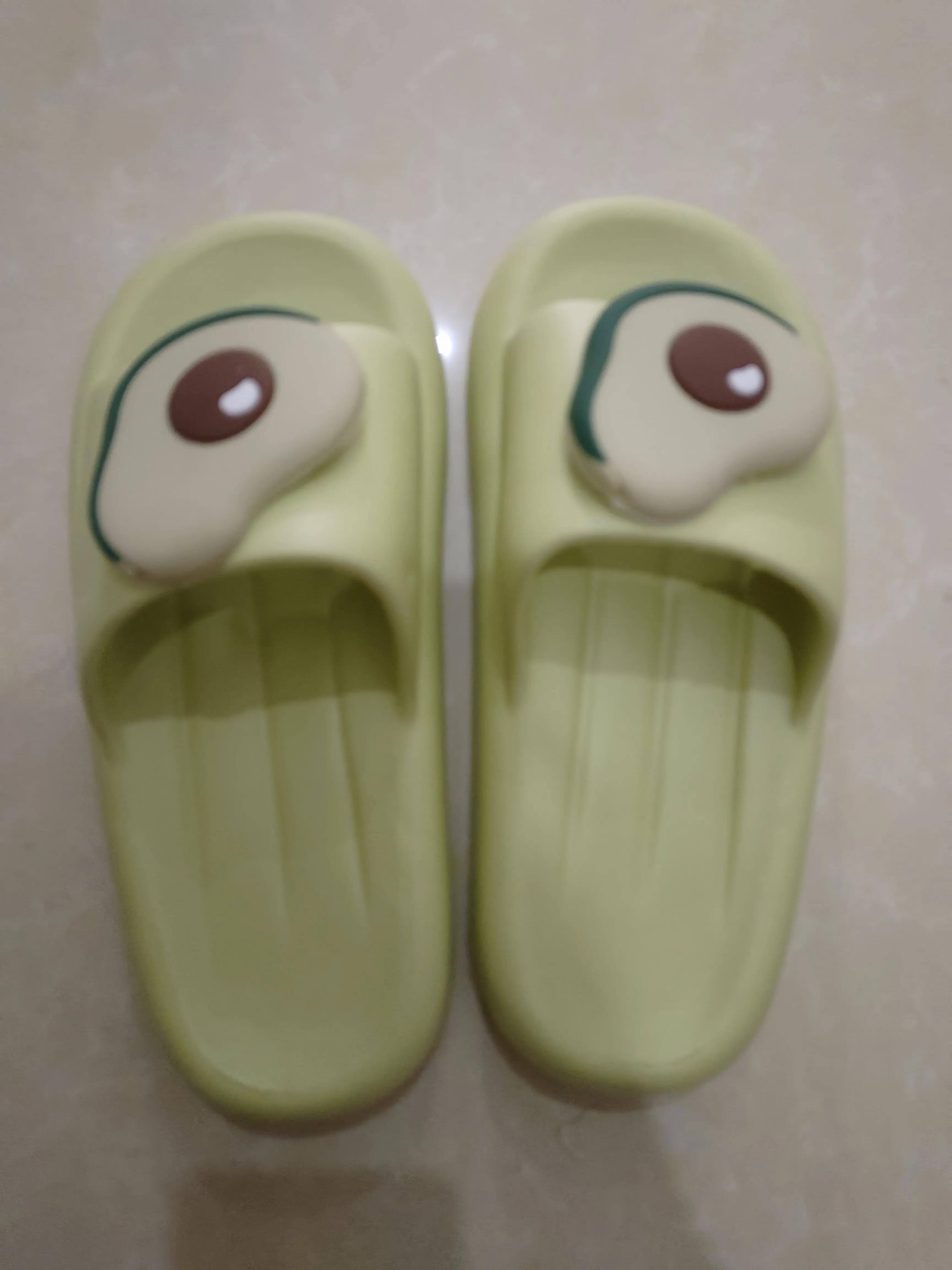 傍晚带孩子逛街偶遇表哥一家