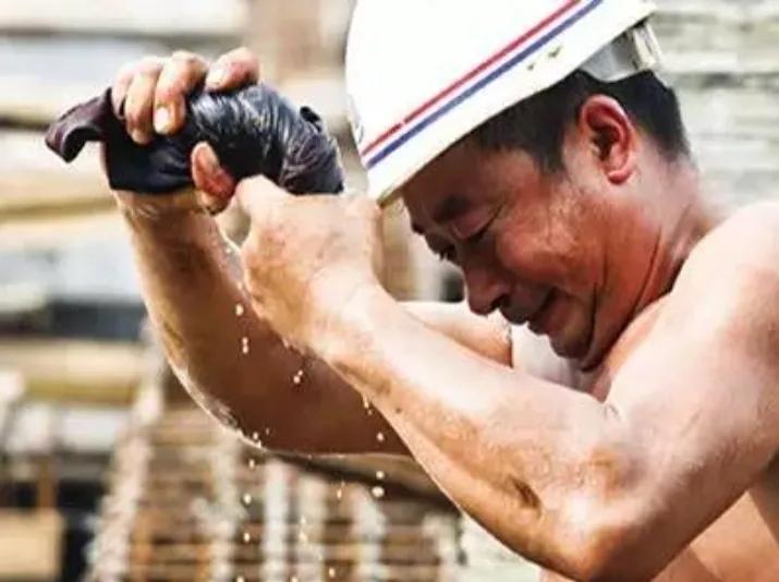 俗语“头无脑油脚无汗，到老还是穷光蛋”，是什么意思？