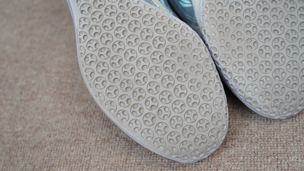 抓地力篮球鞋后卫,抓地力弹性好球鞋