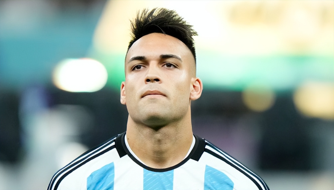 劳塔罗阿尔瓦雷斯恩佐帕雷德斯,帕雷德斯入选阿根廷队