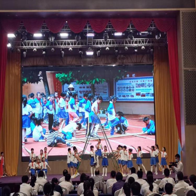 南康赤土民族小学,南康区赤土民族中心小学六年级