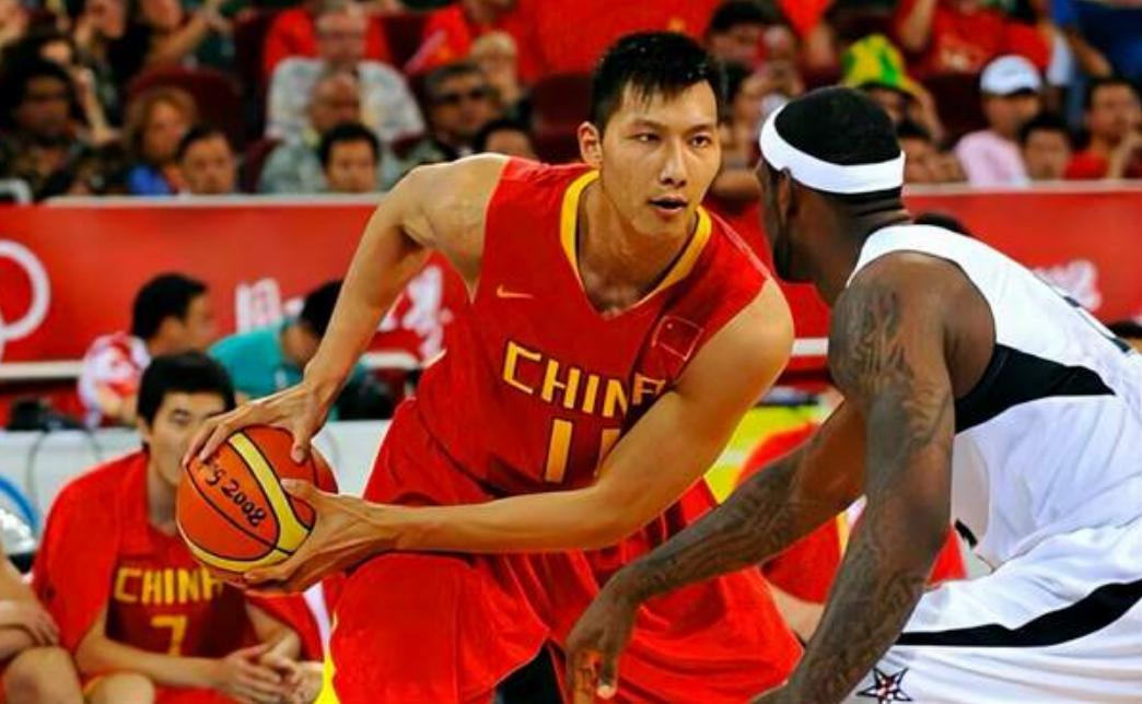 易建联妻子荆灵简历,易建联和荆灵结婚的视频