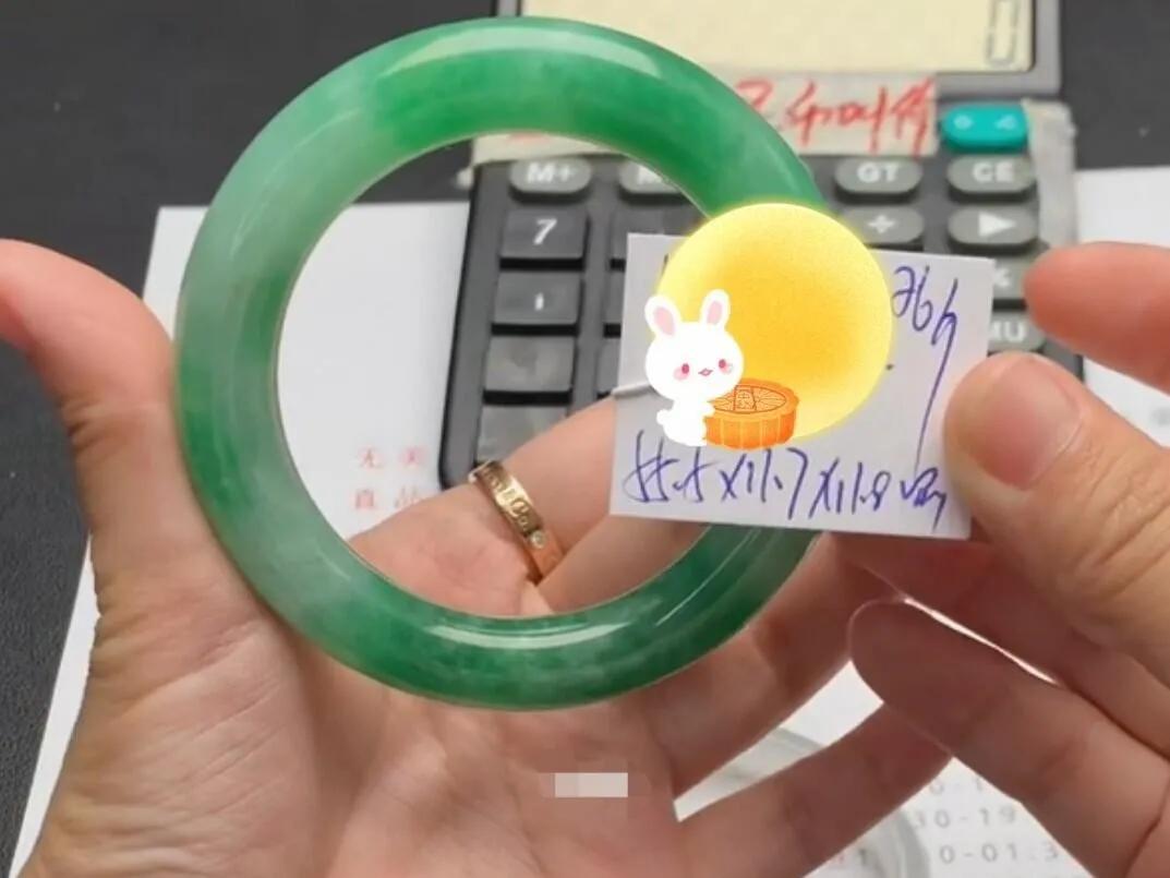 直播间的翡翠能不能买?