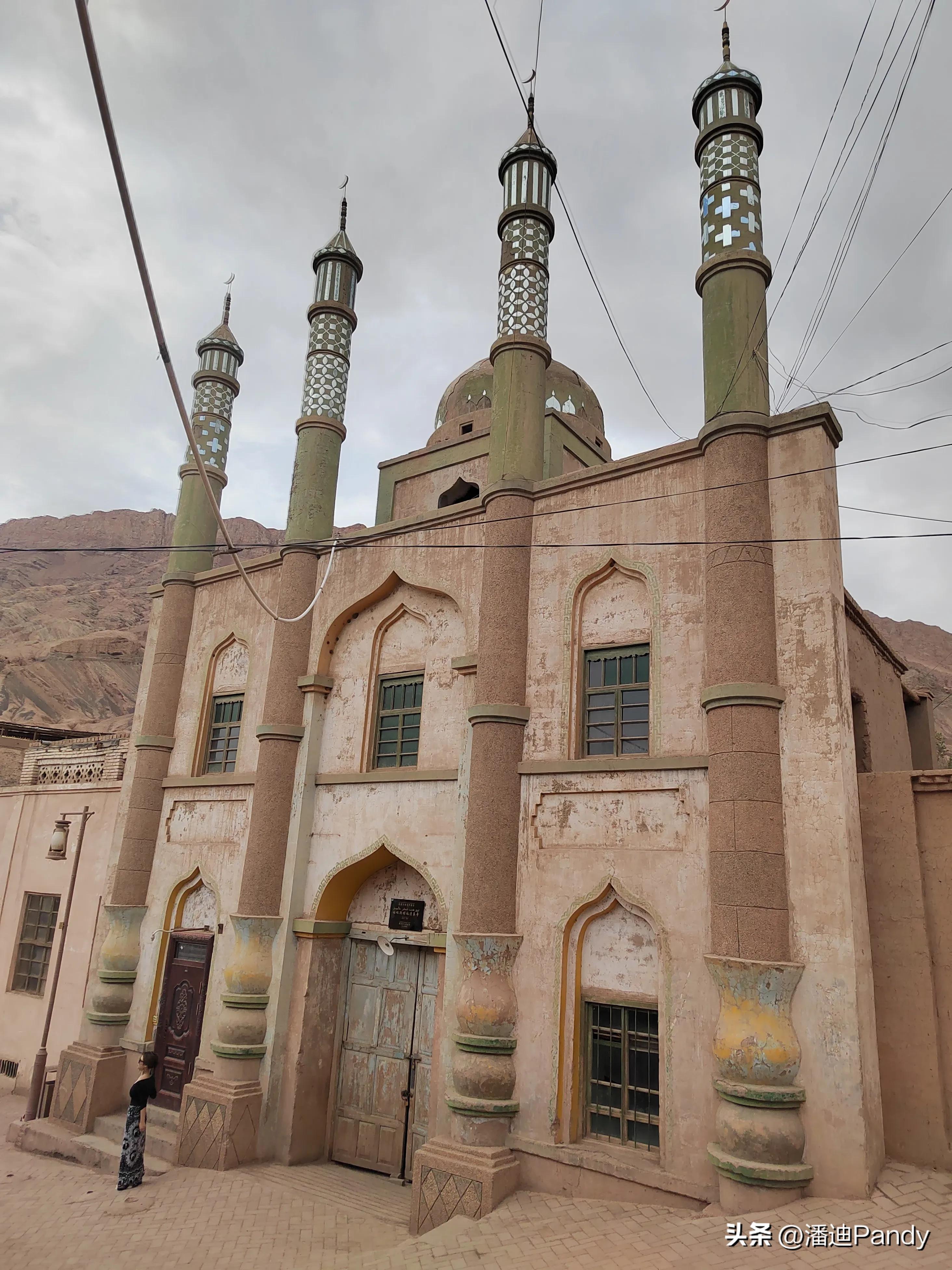 去吐鲁番沙漠玩攻略,去吐鲁番坐车攻略