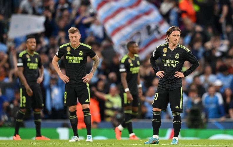 皇马重建？看看他们的战绩你就知道，他们一直在“建”