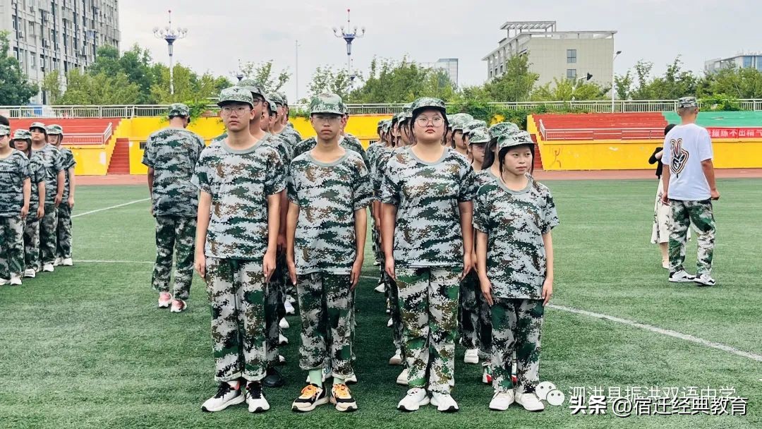 2019级新生军训掠影之动作篇,直击2022级新生军训汇演现场